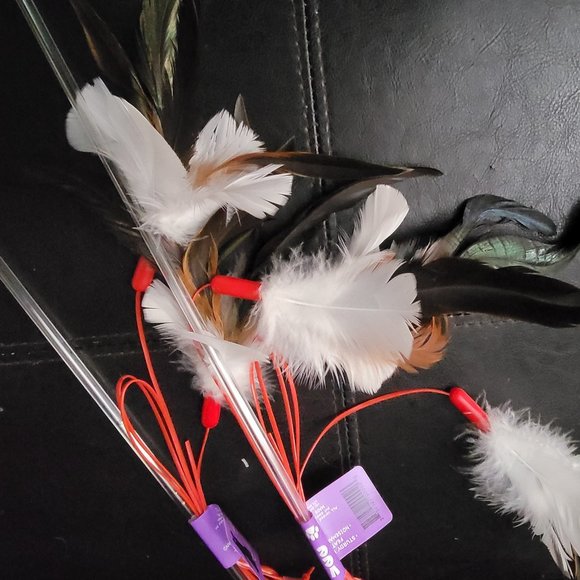 Cat Toy Purrfect Feather Toy Wand ...Cats love  New! - Picture 3 of 4